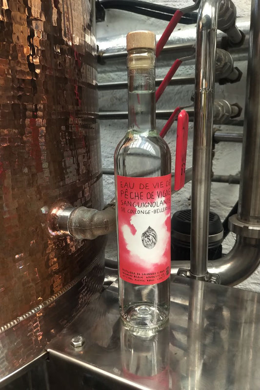 Eau-de-vie de pêche de vigne